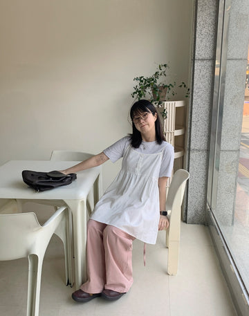 Hohoi button pintuck sleeveless blouse